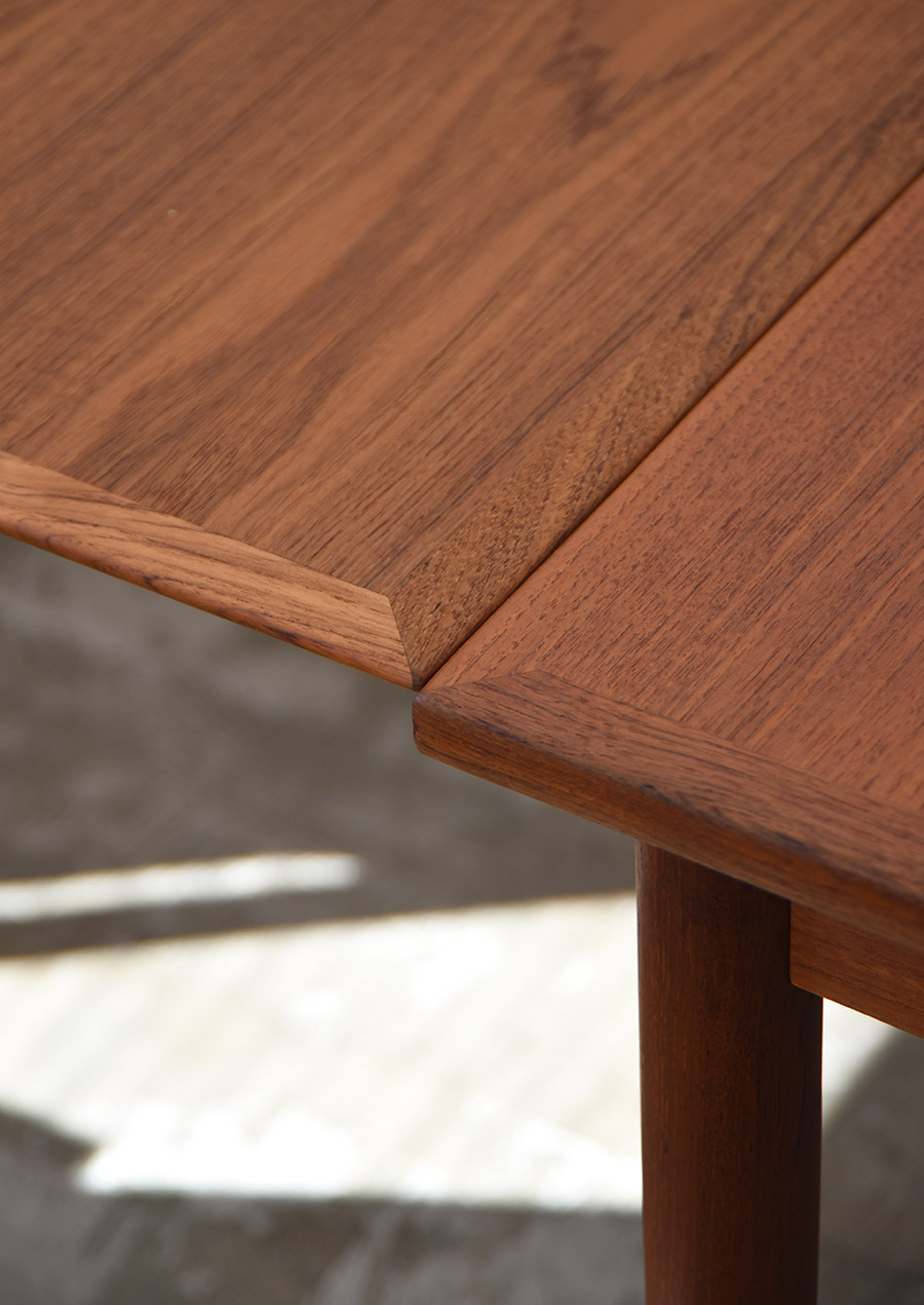 Square Dining Table in Teak ダイニングテーブル チーク 正方形