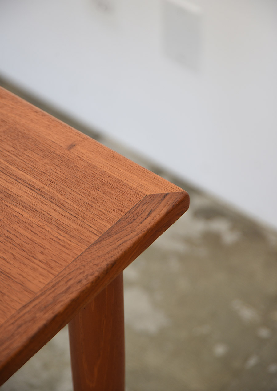 Square Dining Table in Teak ダイニングテーブル チーク 正方形