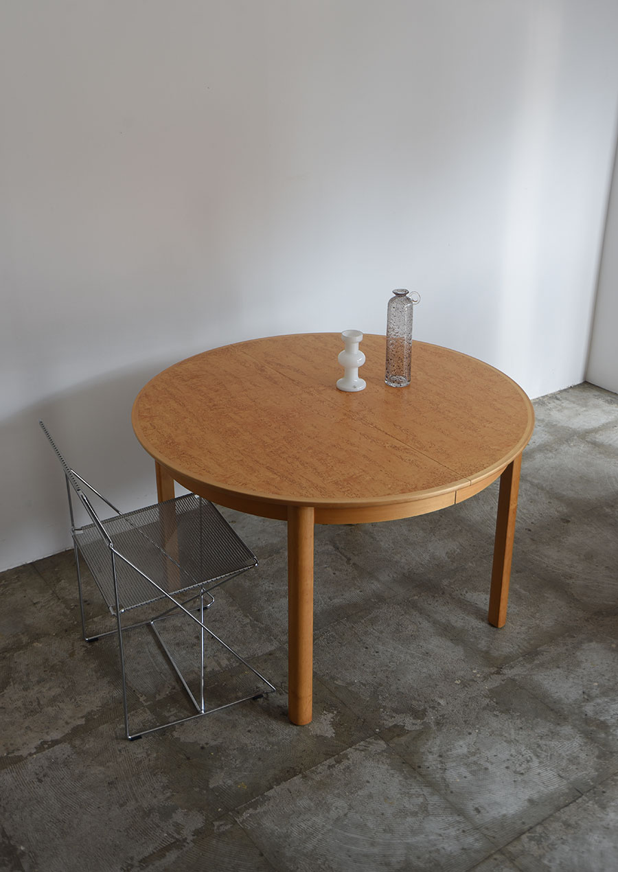 Swedish Round Dining Table in Curly Birch カーリーバーチ