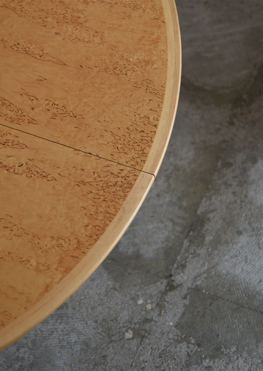 Swedish Round Dining Table in Curly Birch カーリーバーチ