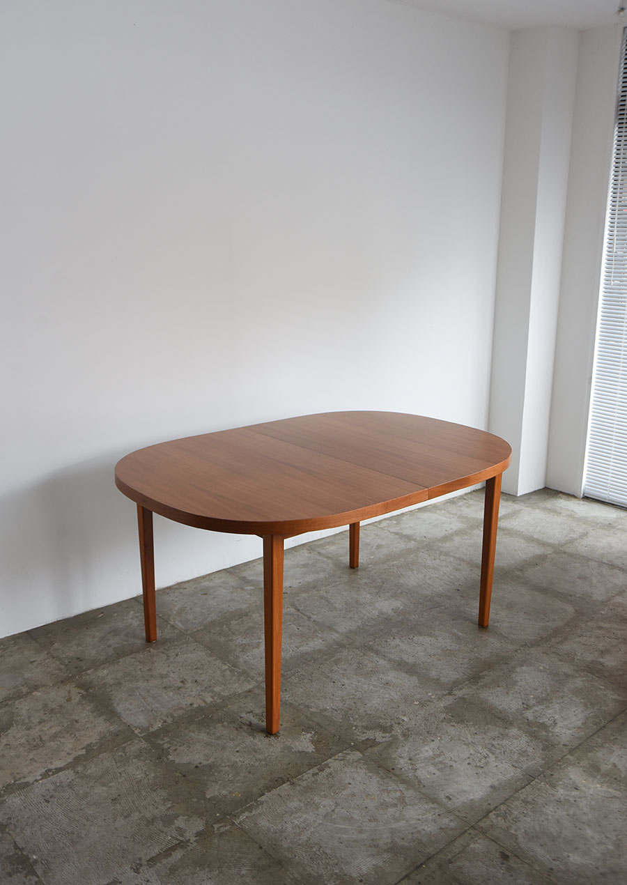 Oval Dining Table in Teak and Beech 1960s Örnen Sweden 楕円