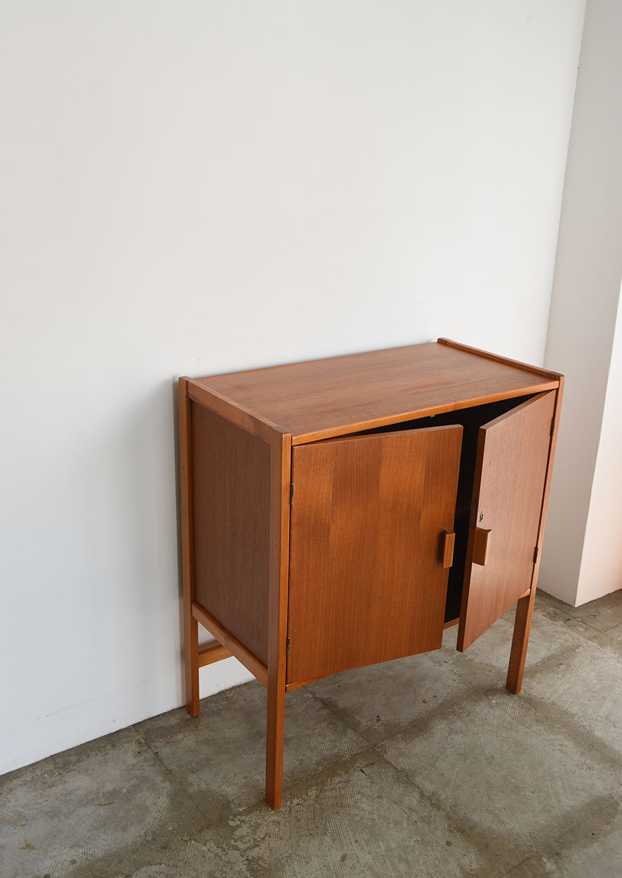 Small Cabinet in Teak and Pine / Lammhults Möbler 1960s
