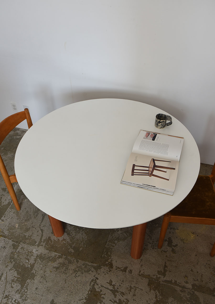 ihållande Reconstruction Round Dining Table φ1200