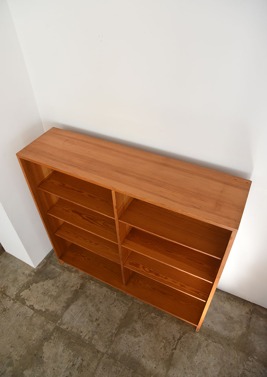 Borge Mogensen ボーエ・モーエンセン “Svensk Fur” Book Shelf in Pine