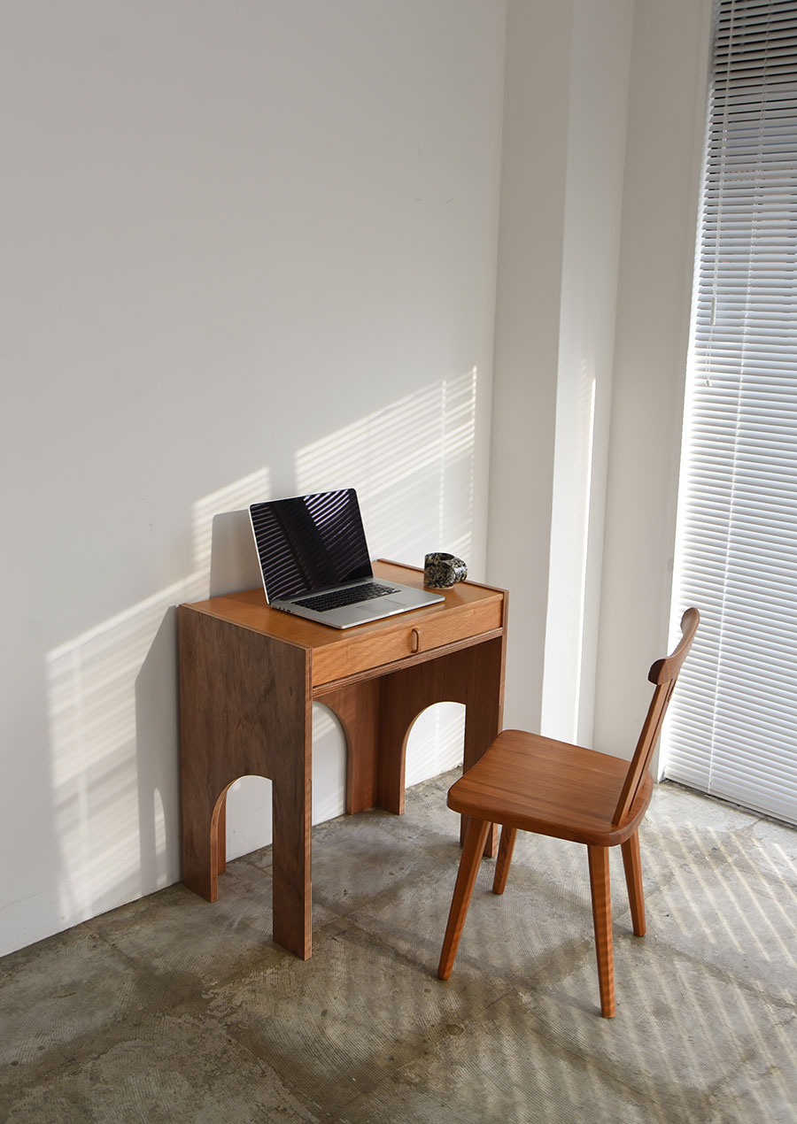 ihållande Reconstruction Mini Desk / Console 再構築 ミニデスク