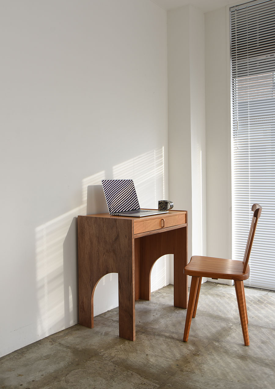 ihållande Reconstruction Mini Desk / Console 再構築 ミニデスク