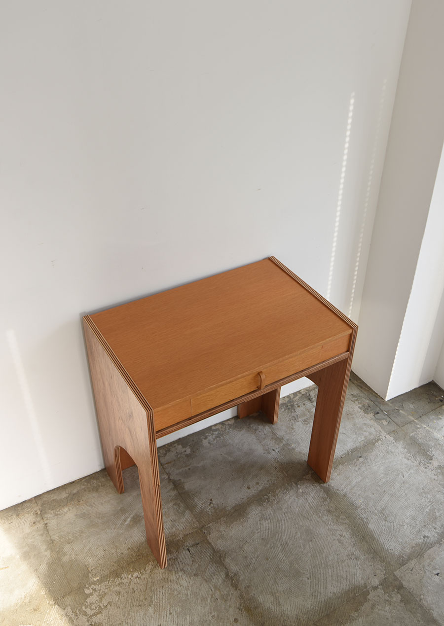 ihållande Reconstruction Mini Desk / Console 再構築 ミニデスク