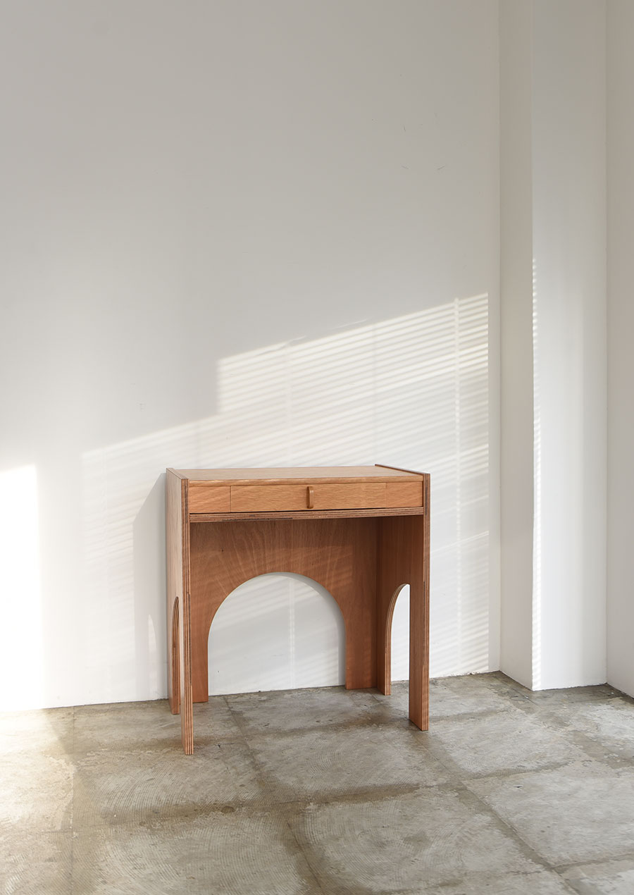 ihållande Reconstruction Mini Desk / Console 再構築 ミニデスク