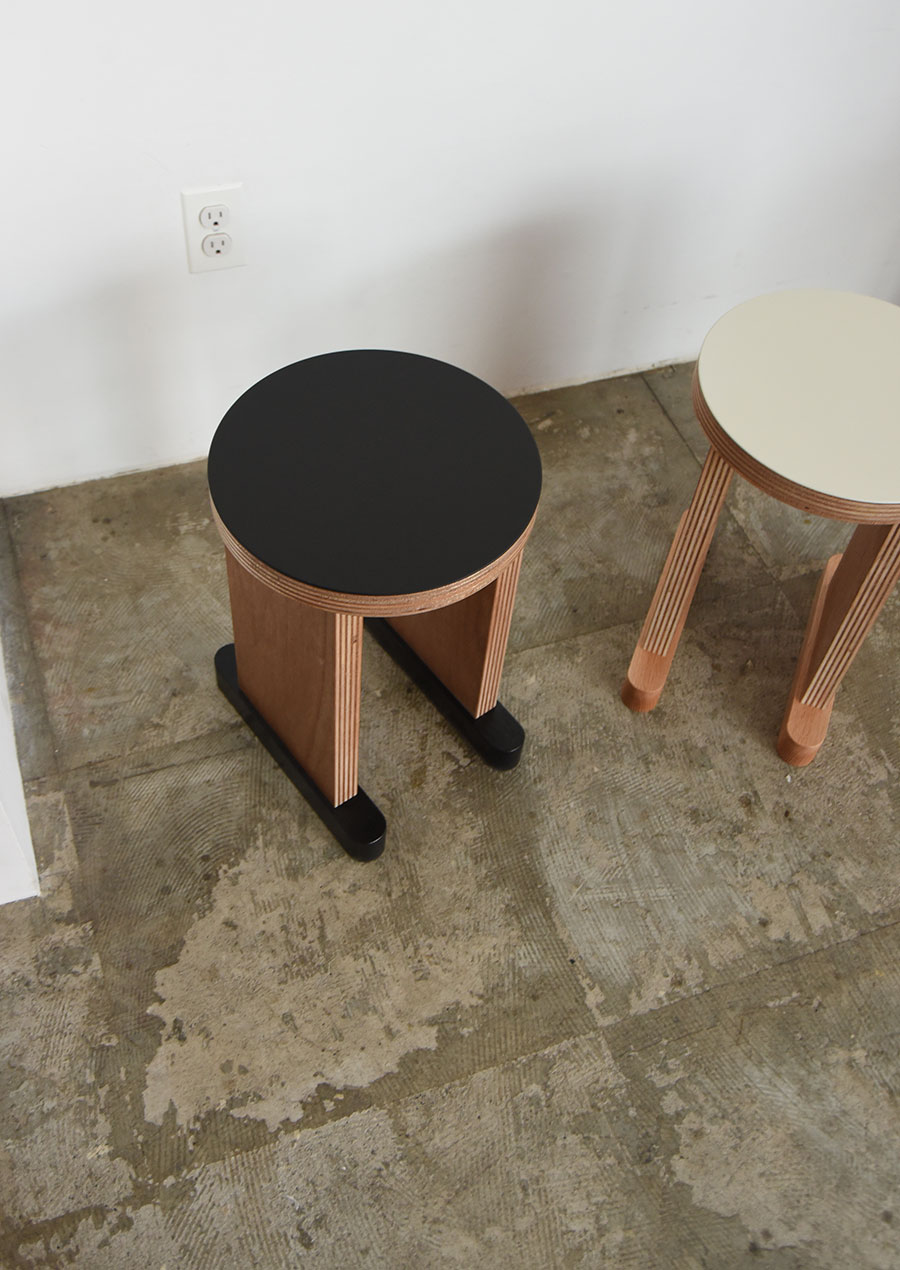 Lauan Stool for éhn