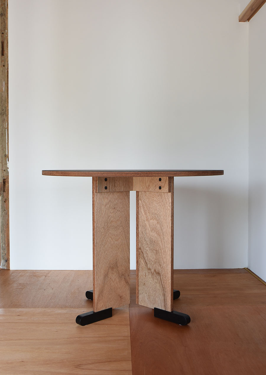 Lauan Round Table for éhn