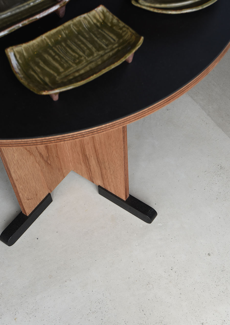 Lauan Round Table for éhn