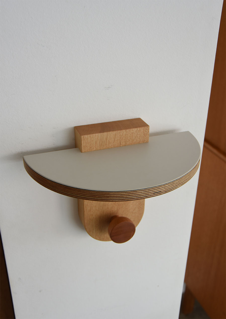Linoleum Mini Wall Shelf Hook / White Oak
