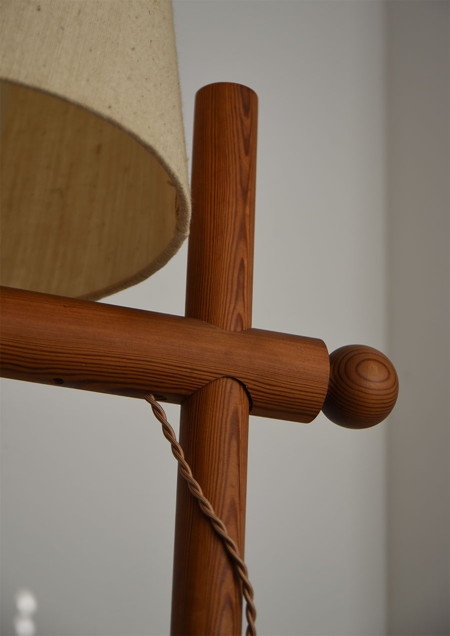 Uno Kristiansson Table Lamp in Pine 1970s / LUXUS