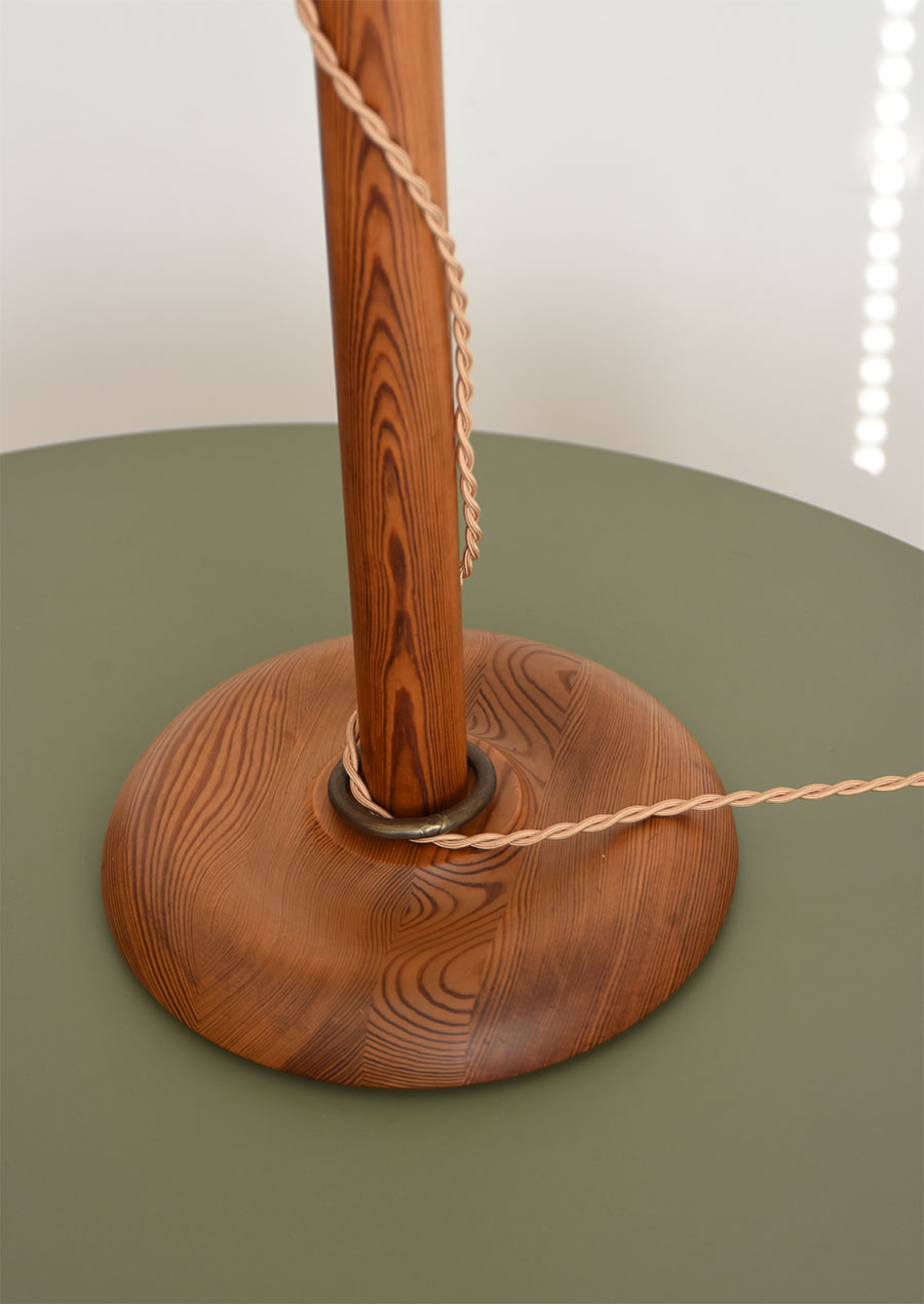 Uno Kristiansson Table Lamp in Pine 1970s / LUXUS